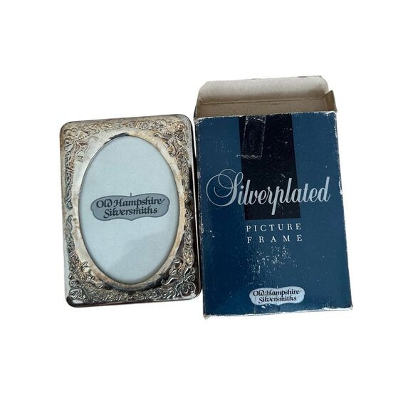 Old Hampshire Silversmiths Silverplated Oval Picture Frame With Original Box - Picture 1 of 9